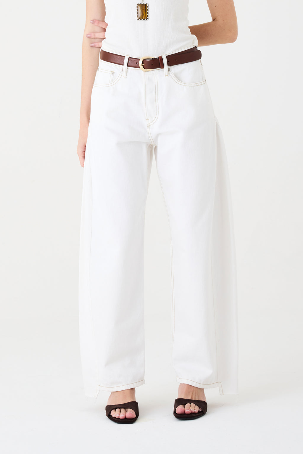 CALÇA ALINE FEMININA BARREL RECORTES SARJA NATURAL