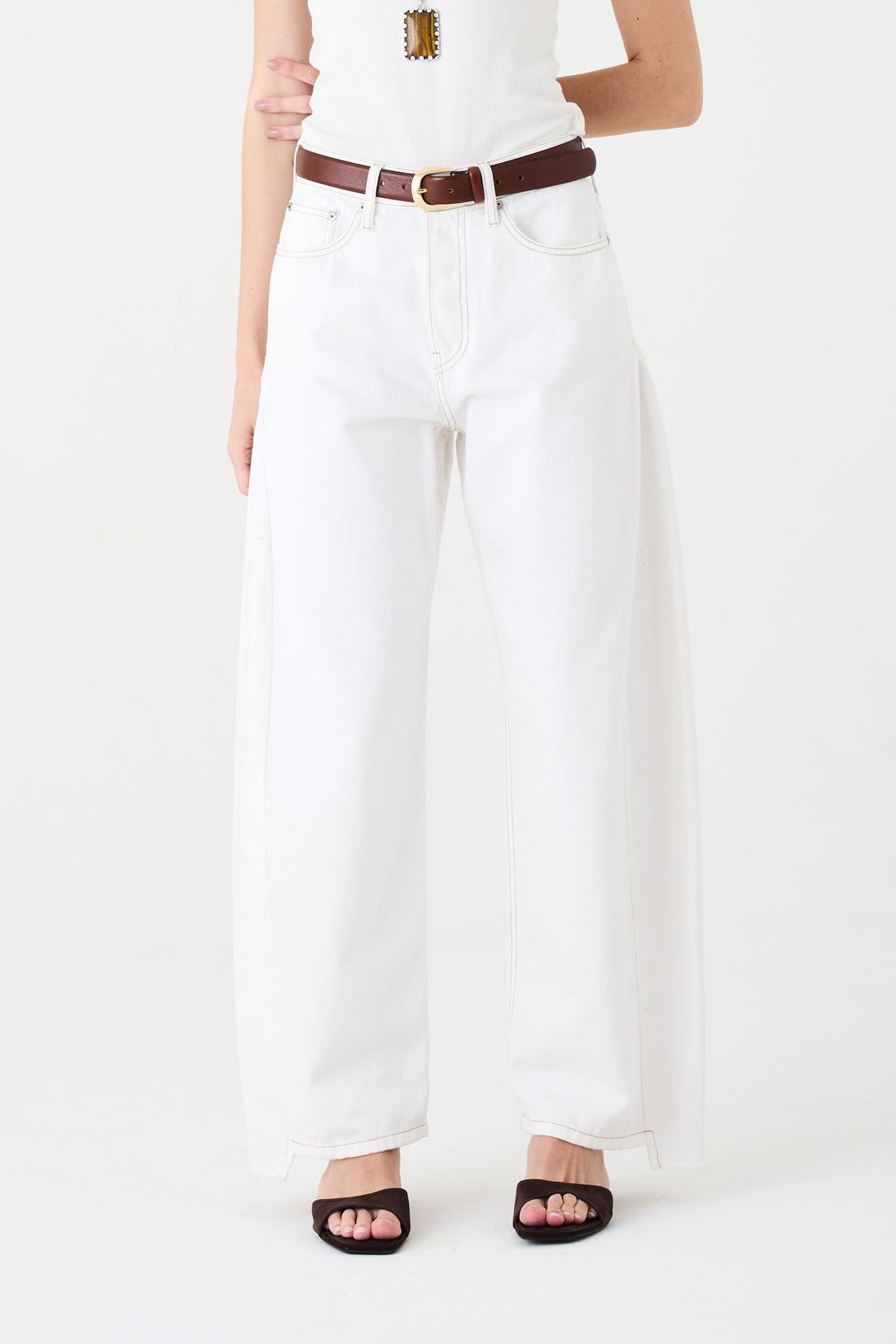 CALÇA ALINE FEMININA BARREL RECORTES SARJA NATURAL