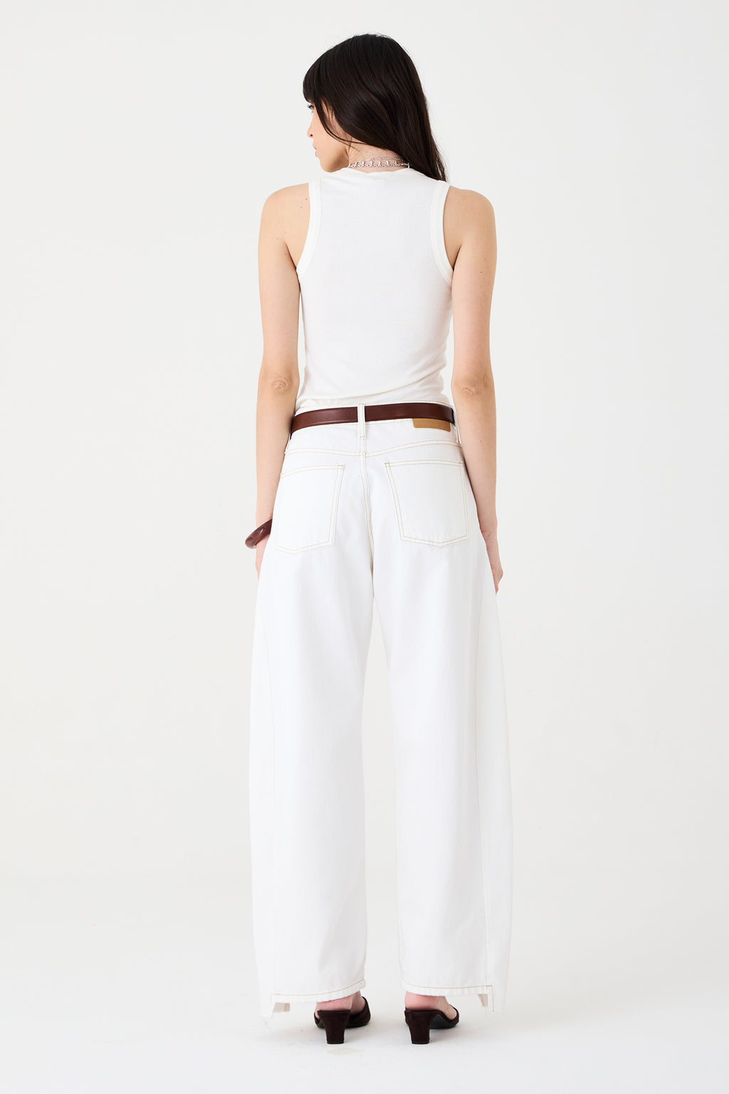 CALÇA ALINE FEMININA BARREL RECORTES SARJA NATURAL