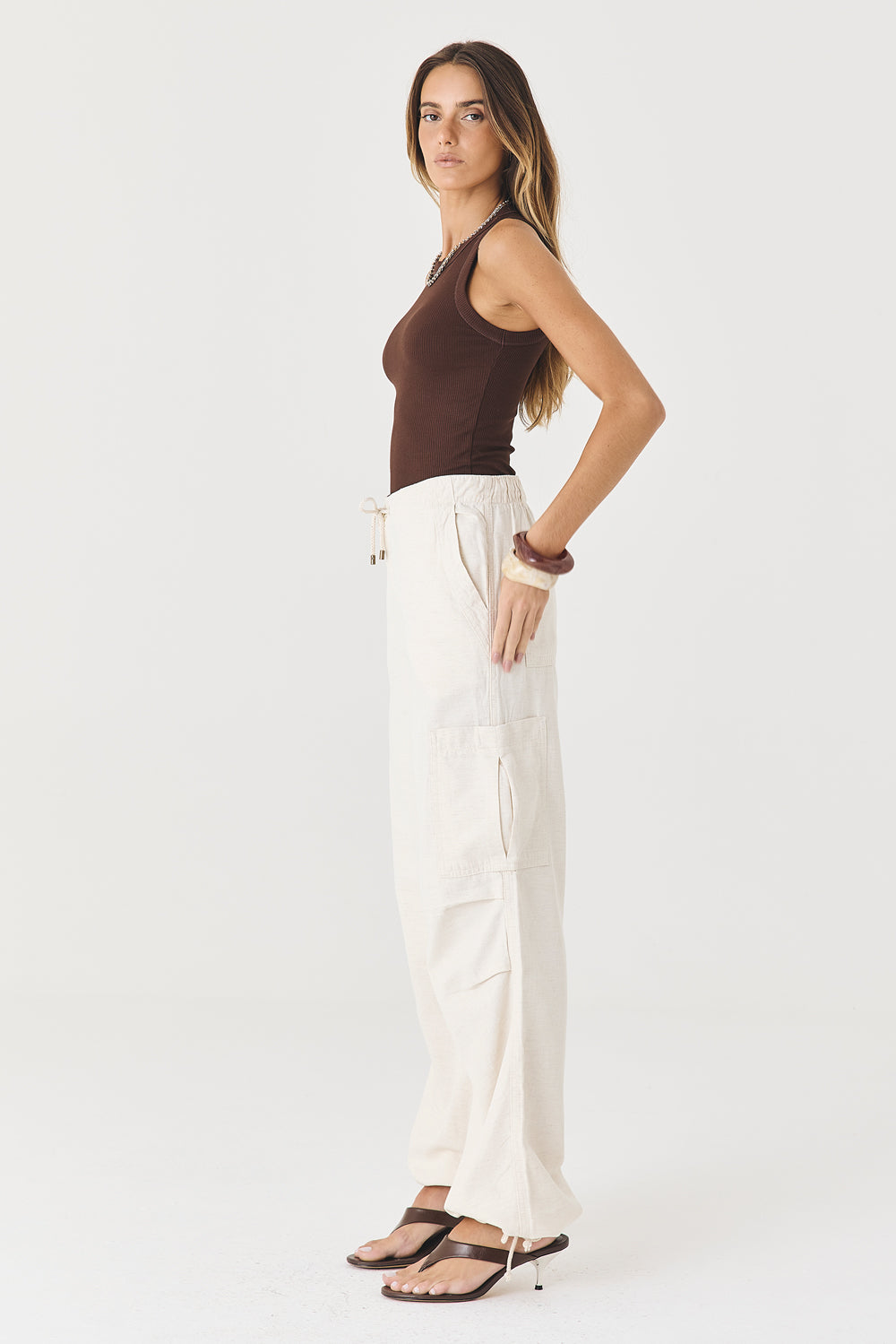 CALÇA JULIETA FEMININA CARGO AMARRAÇÃO SARJA