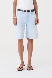 JORTS HELENA FEMININO BARRA A FIO JEANS CLARO