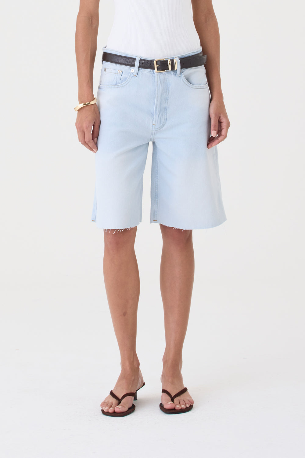 JORTS HELENA FEMININO BARRA A FIO JEANS CLARO