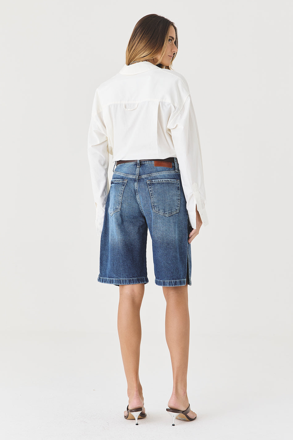JORTS JACKIE FEMININO FENDA JEANS MÉDIO ESCURO