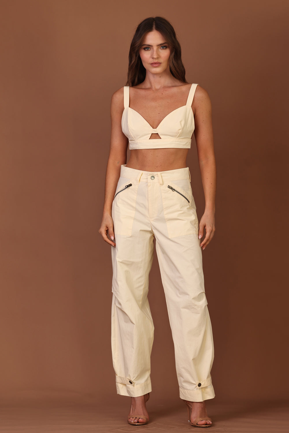 TOP FEMININO COM ABERTURA FRENTE BEGE AVEIA