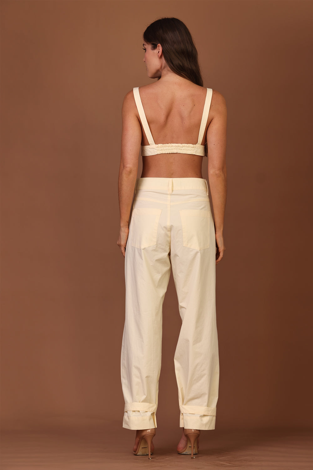 TOP FEMININO COM ABERTURA FRENTE BEGE AVEIA