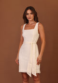 VESTIDO FEMININO MÉDIO RETO COM FAIXA OFF WHITE