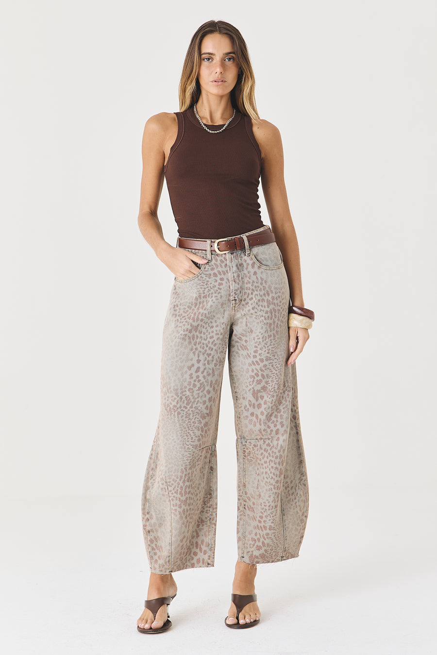 CALÇA MARIA FEMININA BARREL ANIMAL PRINT JEANS
