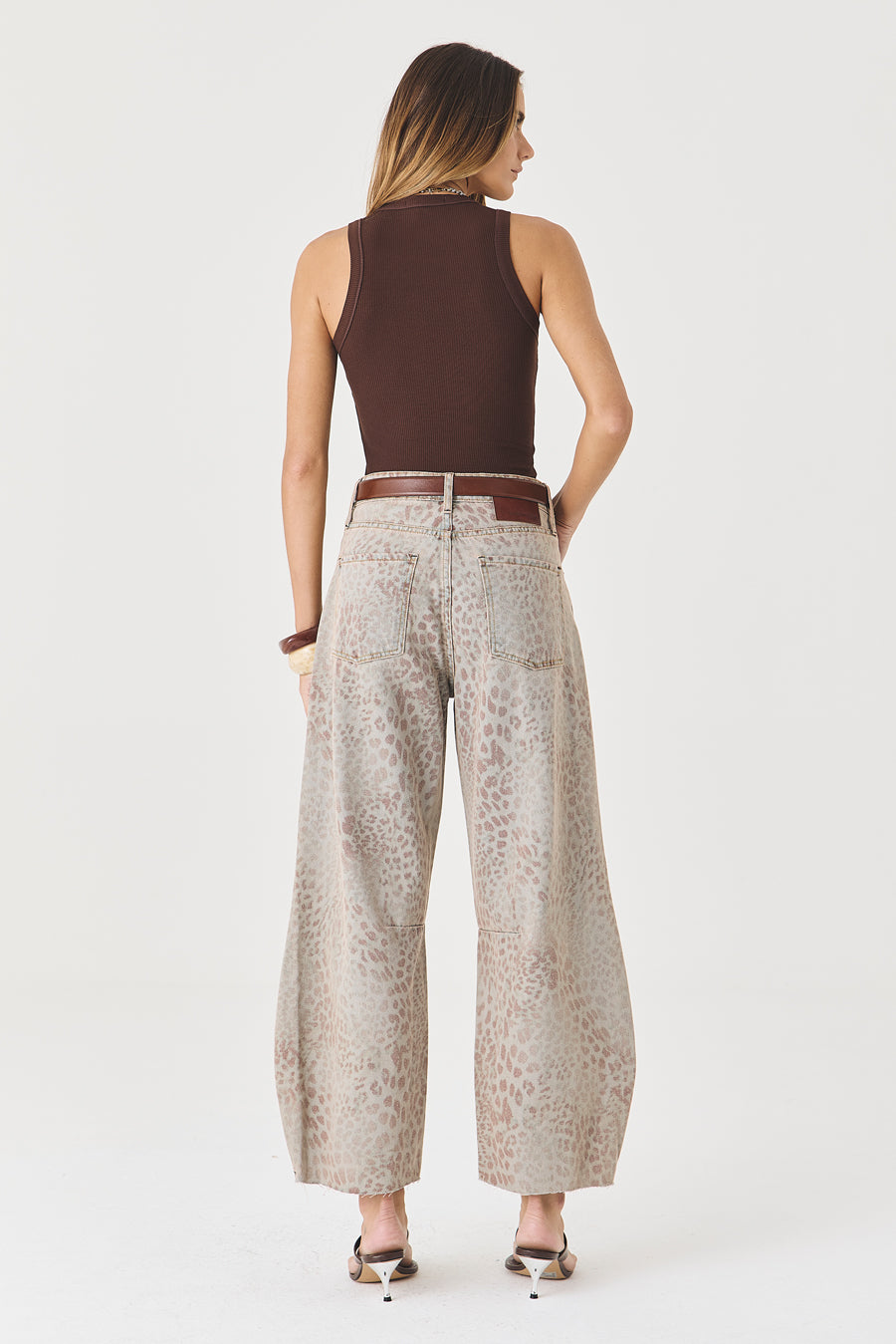 CALÇA MARIA FEMININA BARREL ANIMAL PRINT JEANS