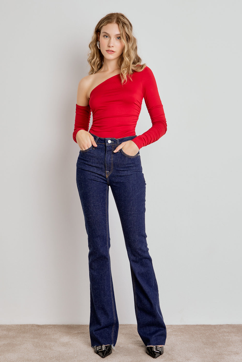 BLUSA FEMININA MANGA LONGA DECOTE UM OMBRO - VERMELHO