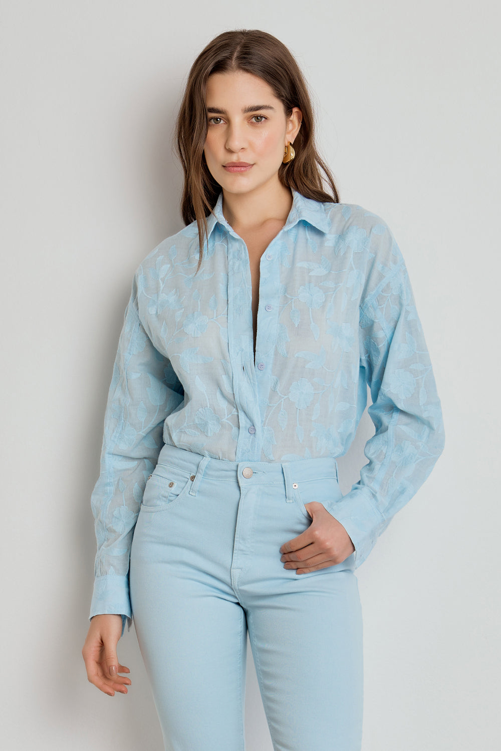 CAMISA RELAXED FEMININA ALGODÃO BORDADA - AZUL SKY