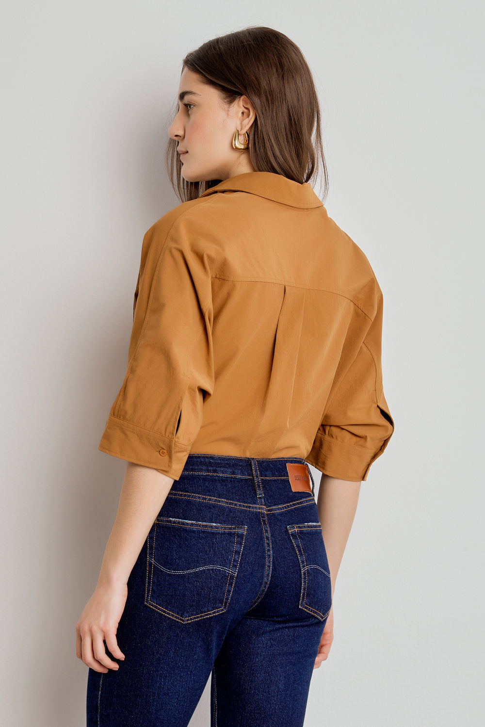 CAMISA FEMININA MANGA CURTA AMPLA - CARAMELO