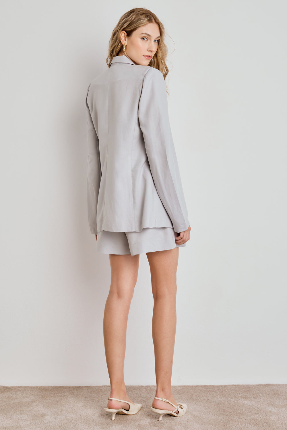 SHORTS FEMININO CURTO ETIQUETA CÓS - CINZA CLARO