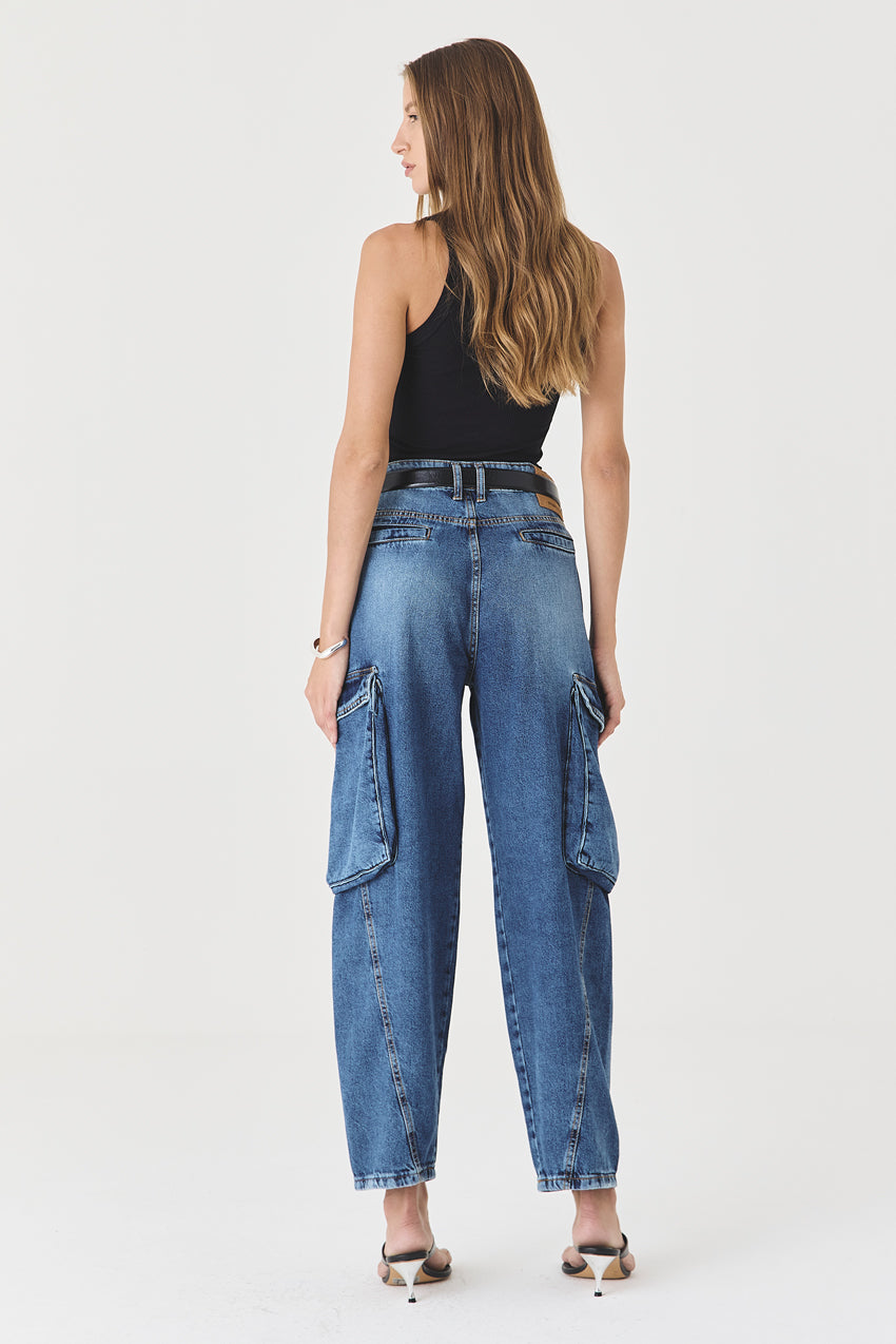 CALÇA MANOELA FEMININA BARREL CARGO JEANS ESCURO