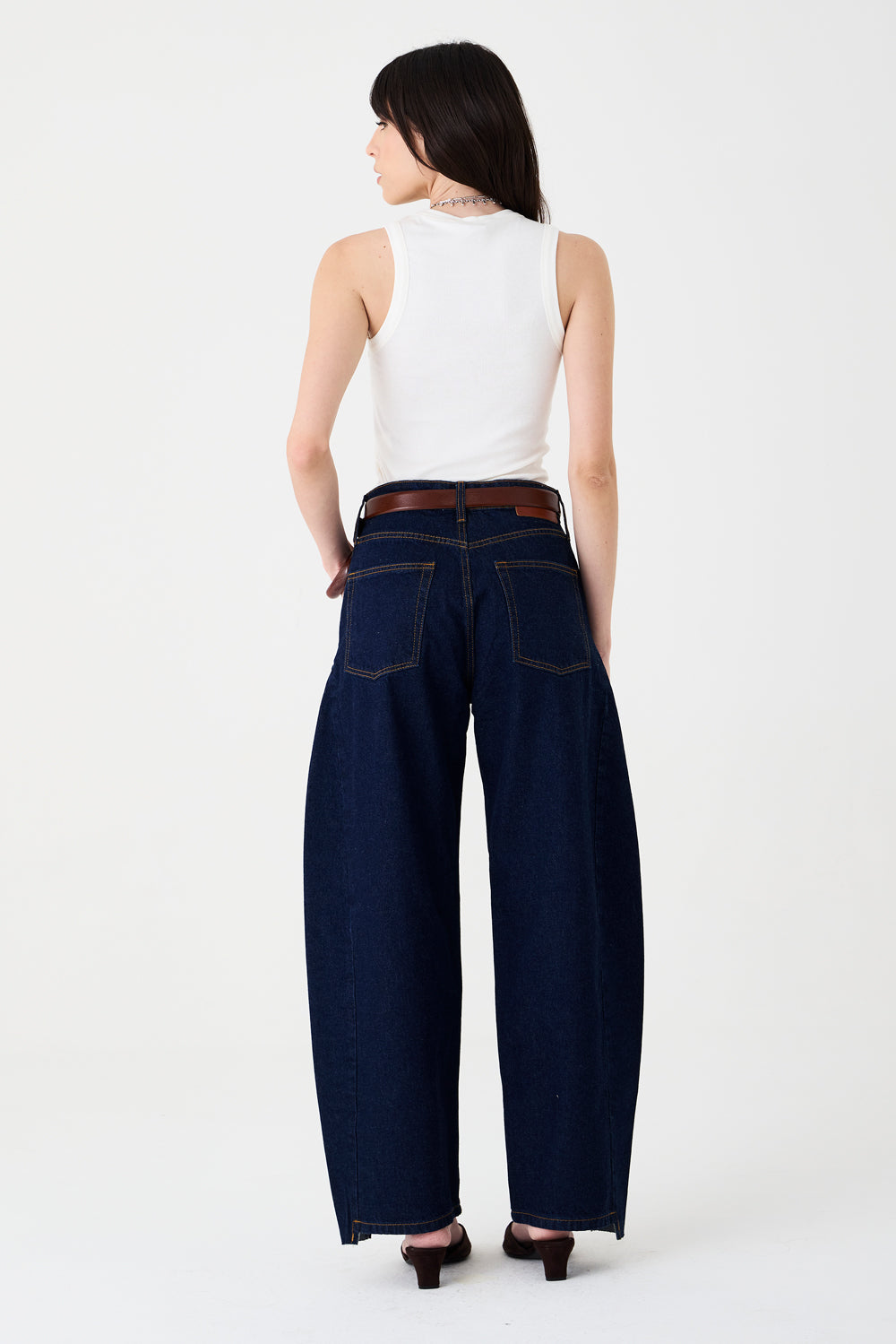 CALÇA ALINE FEMININA BARREL RECORTES JEANS ESCURO