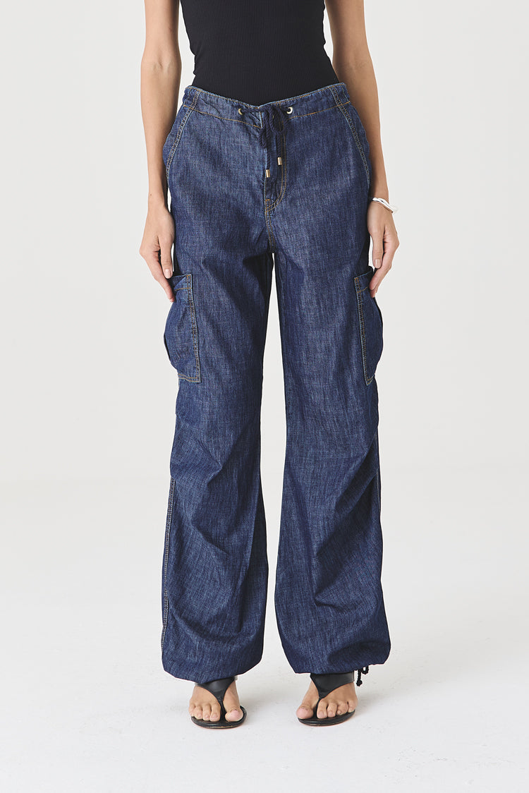 CALÇA LIVIA FEMININA CARGO AMARRAÇÃO JEANS