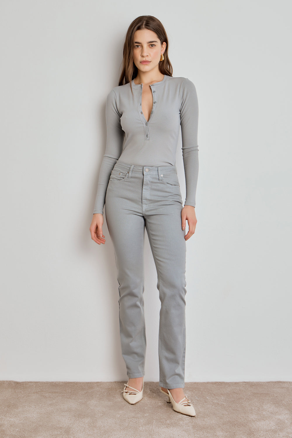 CALÇA TINA FEMININA LOW RISE SARJA CINZA CLARO