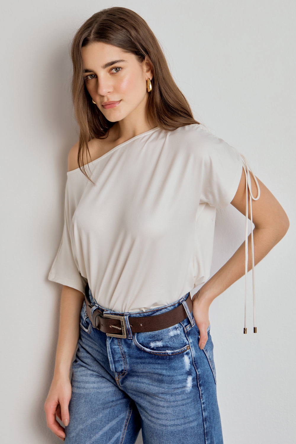 BLUSA FEMININA GLOW OMBRO CAIDO - OFF WHITE