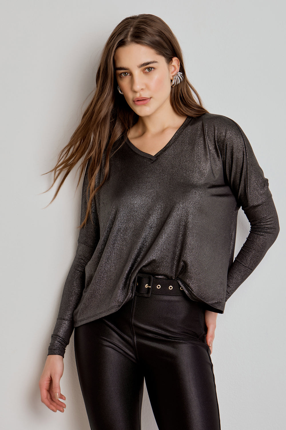 BLUSA FEMININA GLOW AMPLA MANGA JUSTA - PRETA