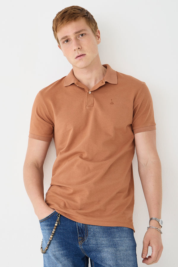 CAMISETA POLO COLOR MASC - CARAMEL