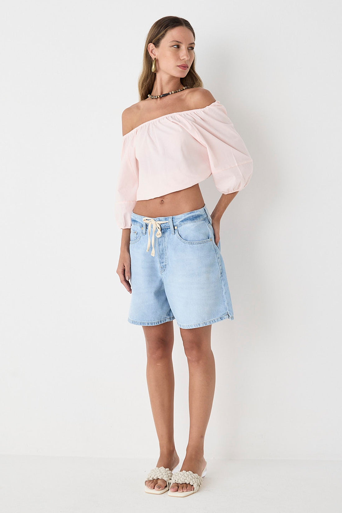 BERMUDA FEMININA MEIA COXA CORDÃO JEANS