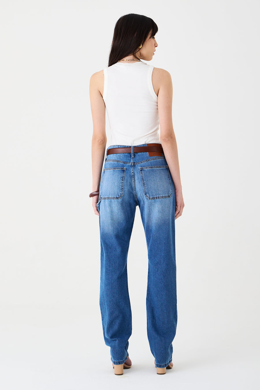 CALÇA ÍSIS FEMININA STRAIGHT RECORTES JEANS MÉDIO