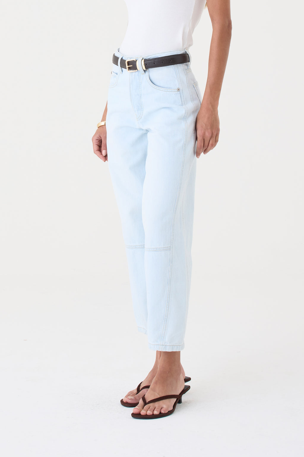 CALÇA ALISSA FEMININA BARREL SLIM RECORTES JEANS CLARO