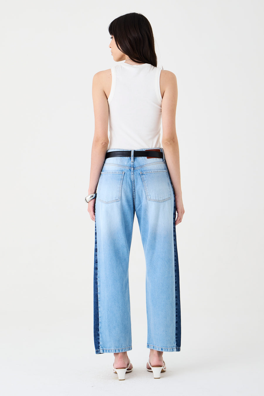 CALÇA MONICA FEMININA BARREL SLIM JEANS PATCH