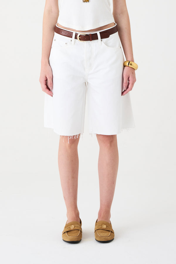 BERMUDA LUNA SARJA  FEMININA RECORTES BARRA FIO OFF WHITE