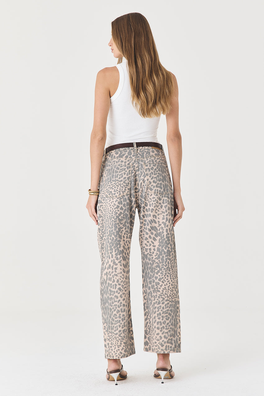 CALÇA MONICA FEMININA BARREL SLIM SARJA TRUE LEOPARD CLARO