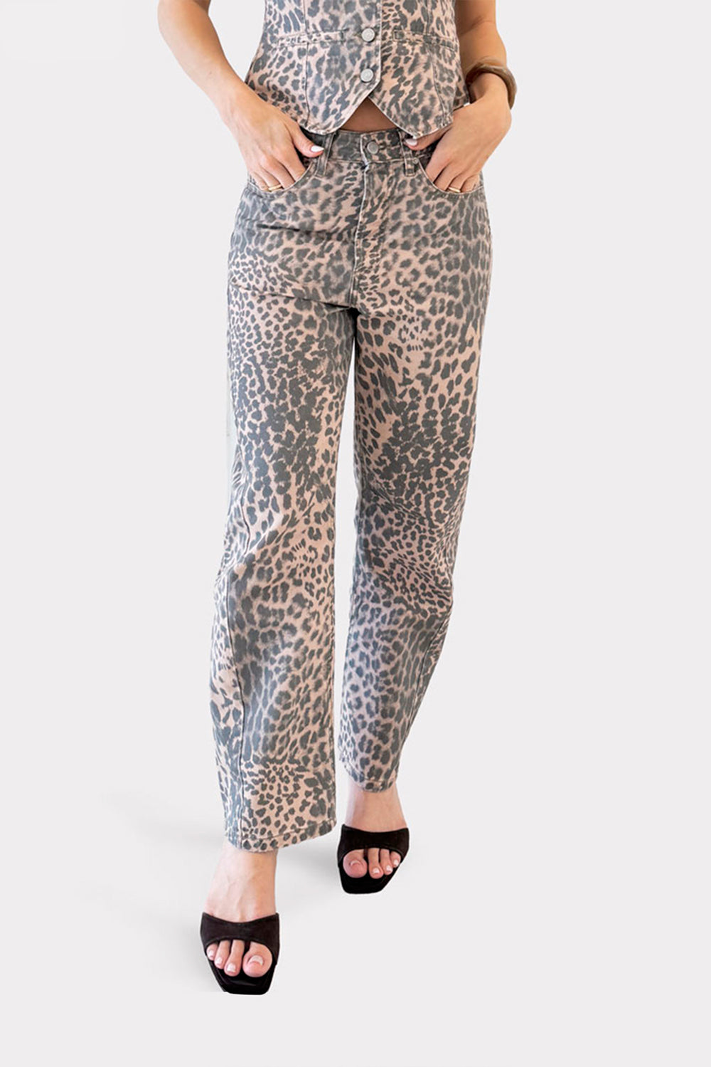 CALÇA BARREL SLIM ESTAMPADA SARJA TRUE LEOPARD CLARO