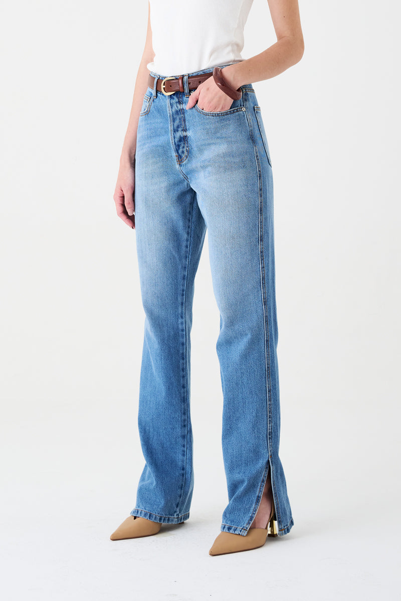 CALÇA CLAU FEMININA STRAIGHT FENDA JEANS MÉDIO
