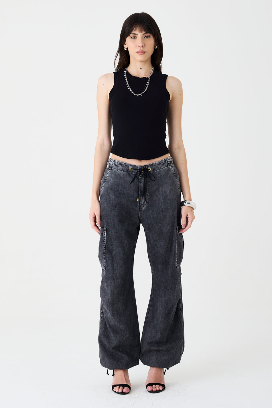 CALÇA LIVIA FEMININA CARGO AMARRAÇÃO JEANS BLACK ESTONADO