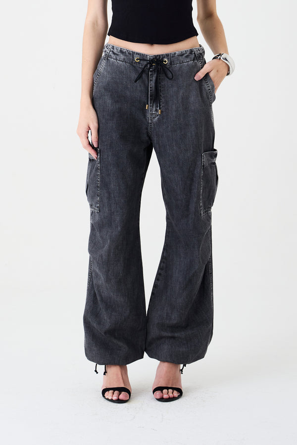 CALÇA LIVIA FEMININA CARGO AMARRAÇÃO JEANS BLACK ESTONADO