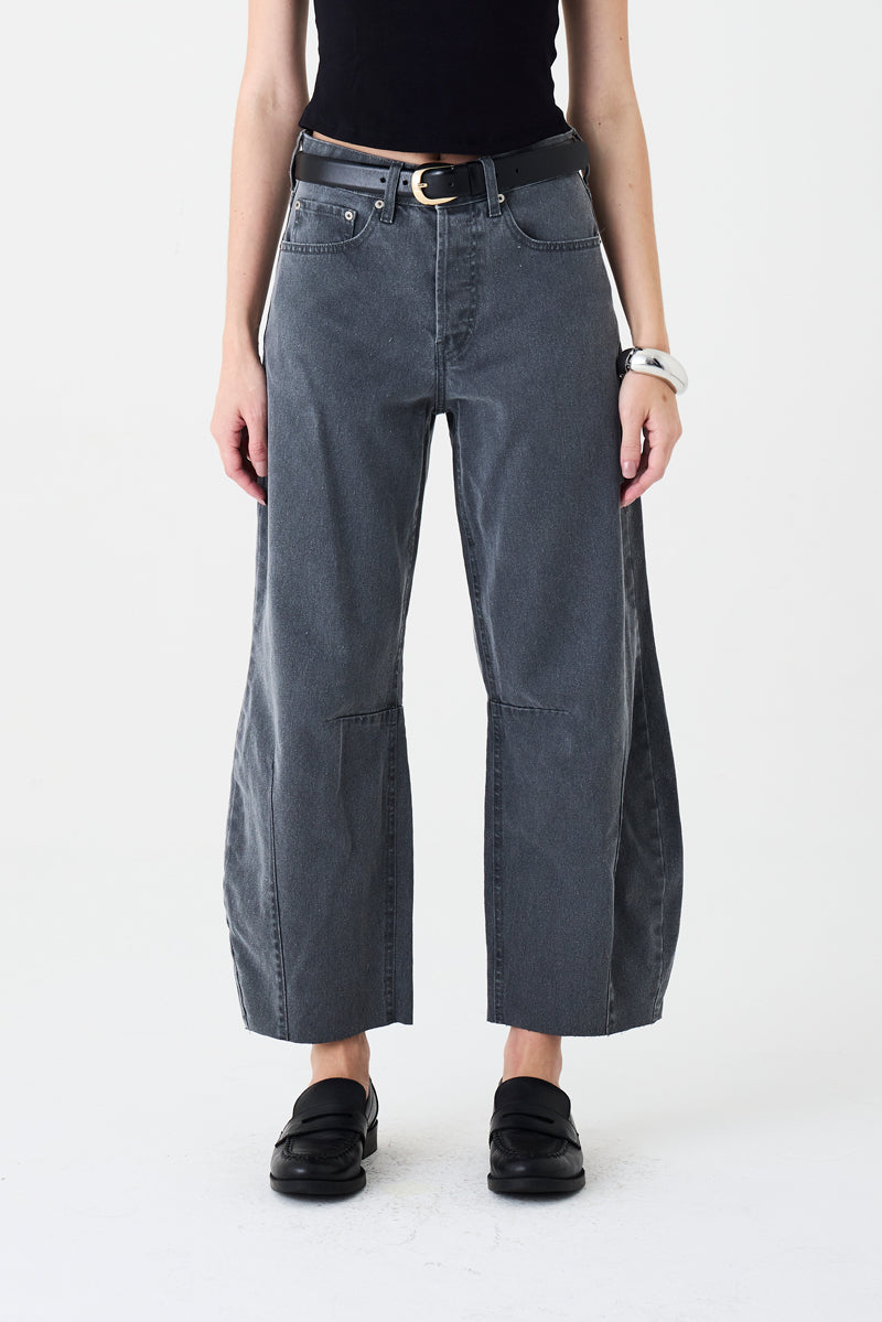 CALÇA MARIA FEMININA BARREL SARJA GRAFITE