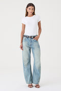 CALÇA EMILY FEMININA BARREL RECORTES E PENCE JEANS MÉDIO