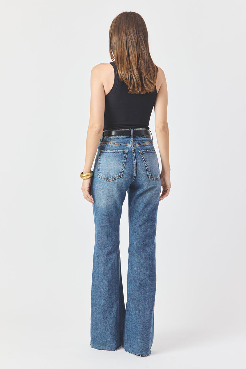 CALÇA ELIS FEMININA BOOTCUT BARRA FIO JEANS ESCURO