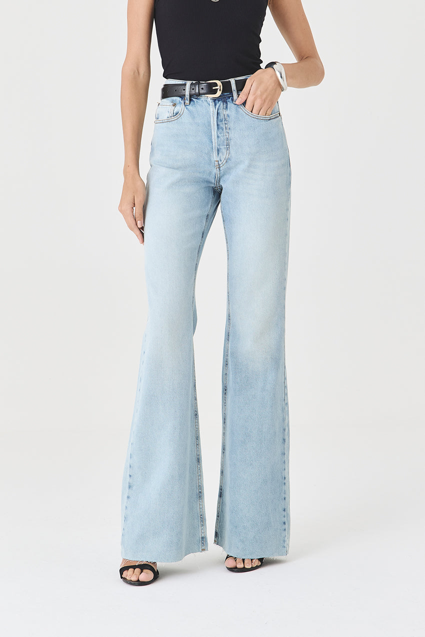 CALÇA ELIS FEMININA BOOTCUT BARRA FIO JEANS MÉDIO