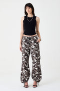 CALÇA LIVIA FEMININA CARGO AMARRAÇÃO SARJA GRAY CAMOUFLAGE