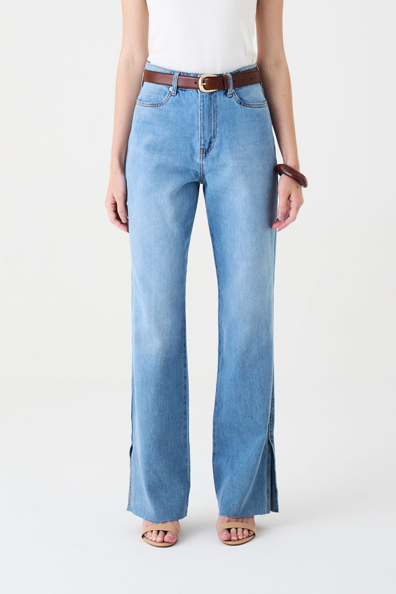 CALÇA JUDITH FEMININA WIDE LEG FENDA JEANS CLARO