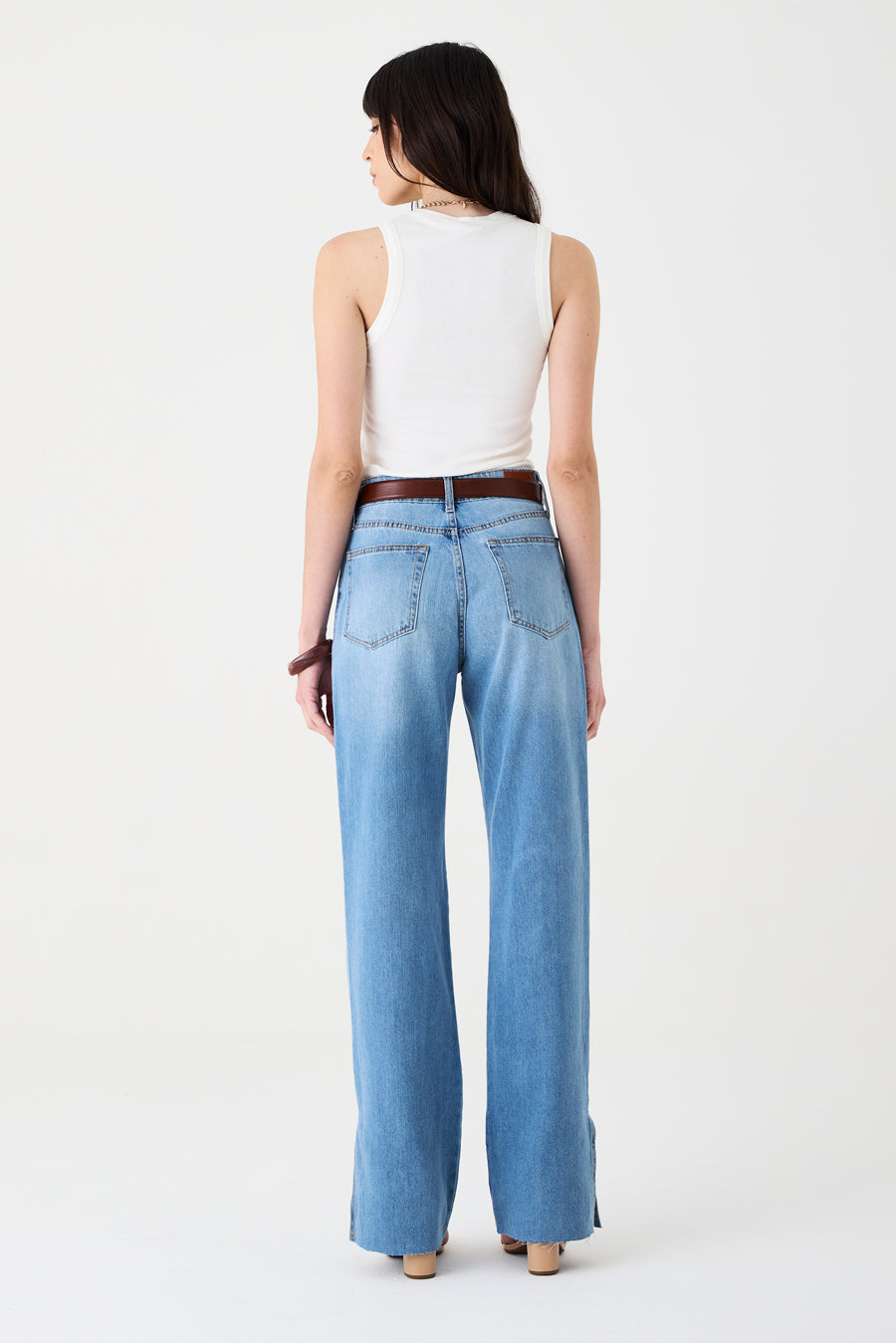 CALÇA JUDITH FEMININA WIDE LEG FENDA JEANS CLARO