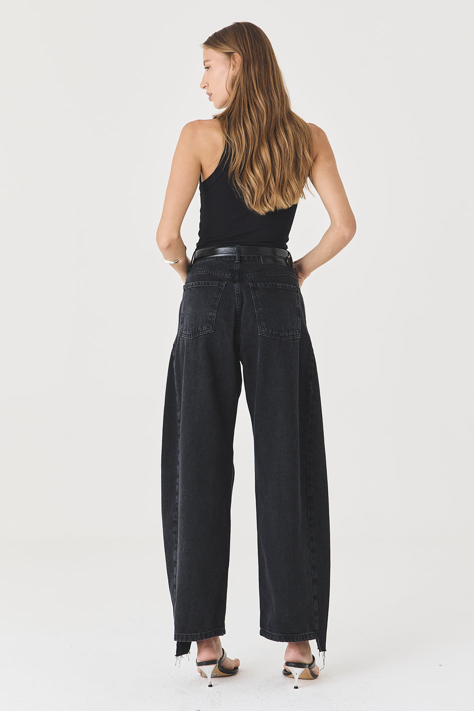 CALÇA ALINE FEMININA BARREL RECORTES JEANS BLACK