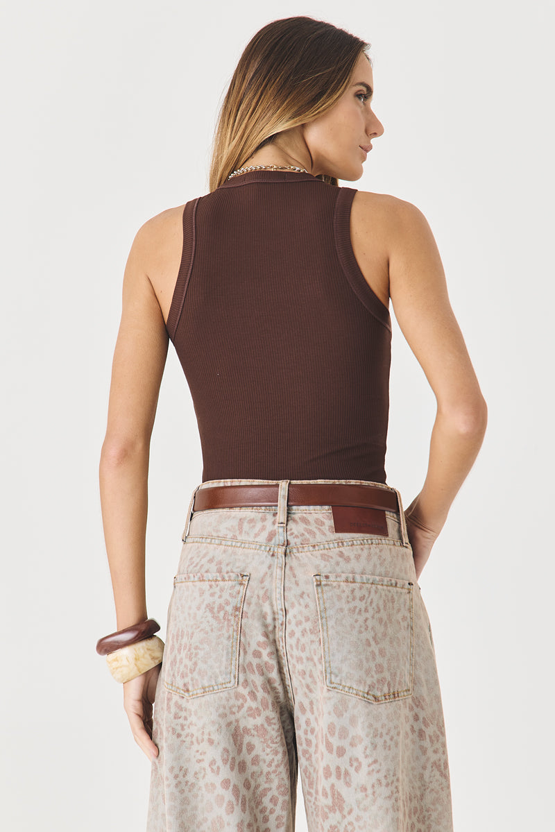 REGATA FEMININA BARRA ARREDONDADA RIBANA - MARROM