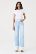 CALÇA ELIS FEMININA BOOTCUT  RECORTE LATERAL BARRA FIO JEANS CLARO