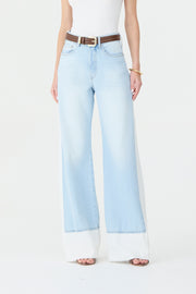 CALÇA ELIS FEMININA BOOTCUT  RECORTE LATERAL BARRA FIO JEANS CLARO