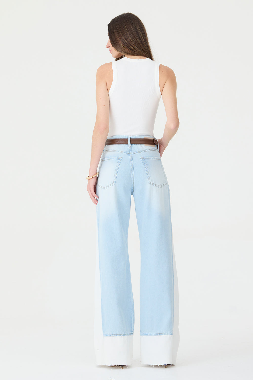 CALÇA ELIS FEMININA BOOTCUT  RECORTE LATERAL BARRA FIO JEANS CLARO