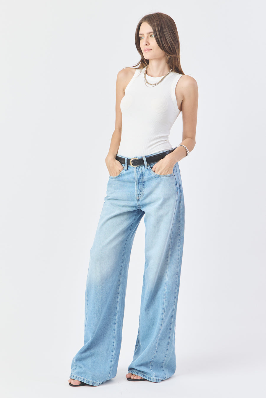 CALÇA YASMIN FEMININA WIDE LEG RECORTES JEANS MÉDIO