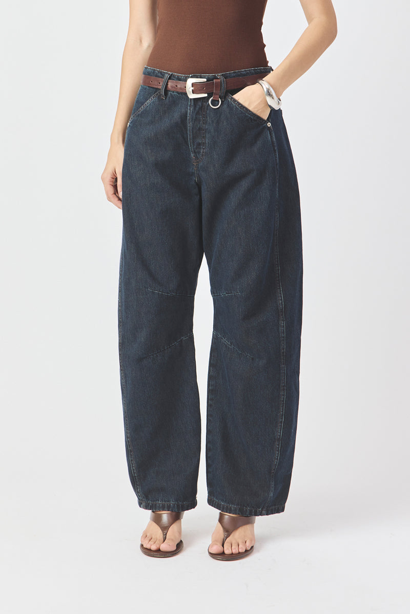 CALÇA EMILY FEMININA BARREL RECORTES E PENCE JEANS BROWN