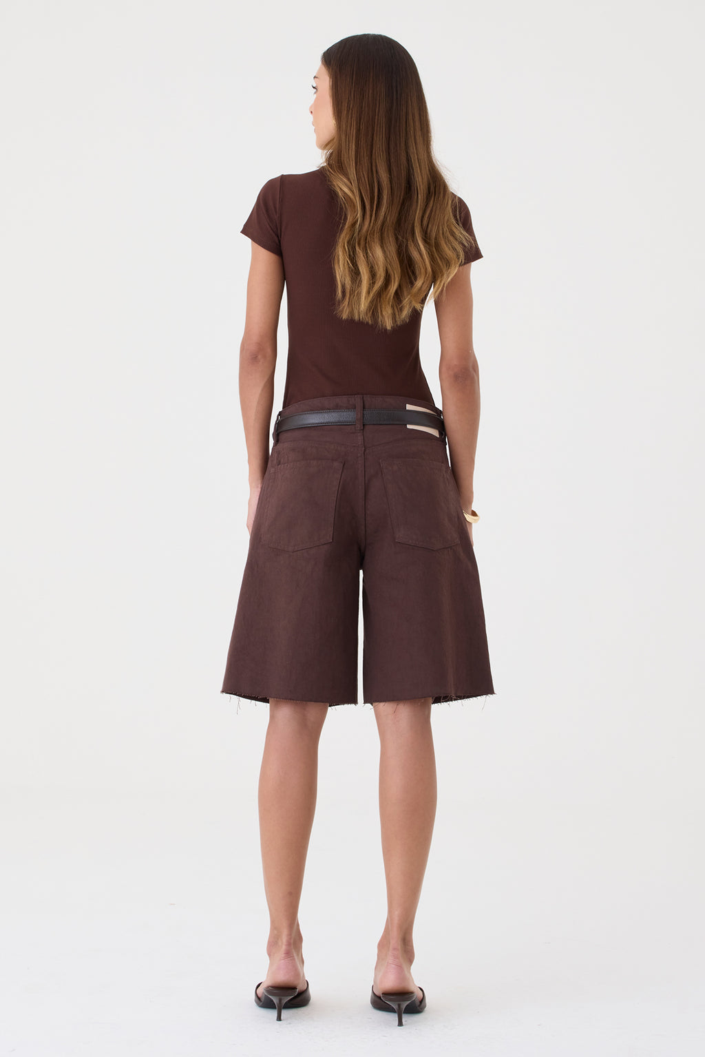 JORTS HELENA FEMININO BARRA A FIO SARJA MARROM