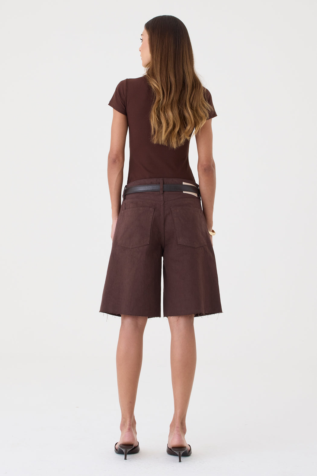JORTS HELENA FEMININO BARRA A FIO SARJA MARROM