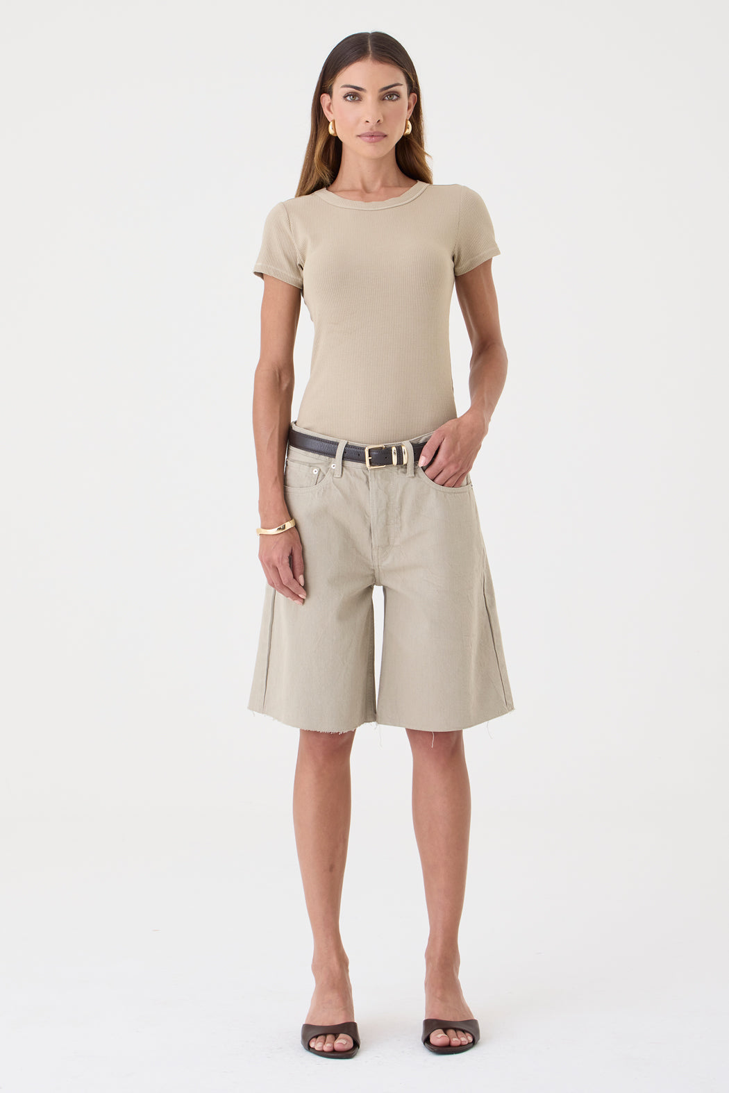 JORTS HELENA FEMININO BARRA A FIO SARJA AREIA